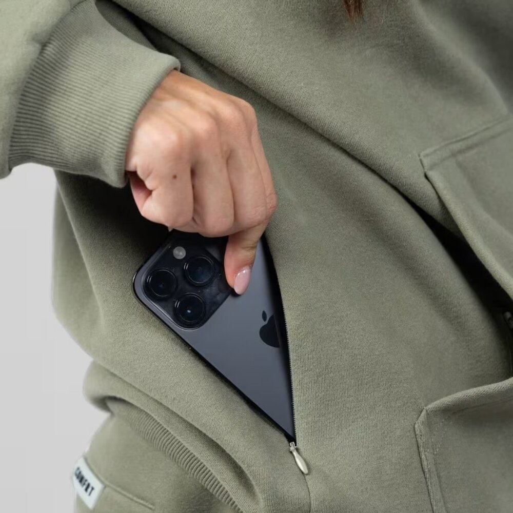 Comfrt Travel Essentials Hoodie - NWT - Picture 3 of 4
